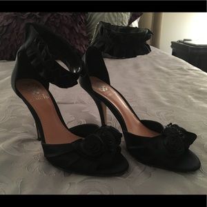 Gianni Bini Women's satin dress heels